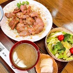 伊澤家 - 生姜焼き定食