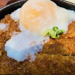 とんかつ政ちゃん - 温玉載せ