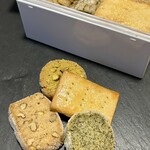 ルスルエルユニック - クッキー缶①