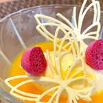 Chic - ほうじ茶のフロマージュとマンゴームース バニラアイス添え