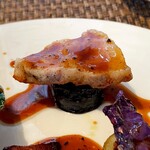 Chic - 淡路産えびすもち豚のロースト ブラックオリーブソース