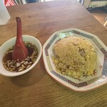 三番 - 炒飯とスープ