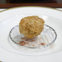神戸牛炉釜炭焼ステーキ銀座一宮 - メンチカツ