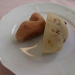 アルベロ - 全粒粉のパンと松茸入りフォカッチャ