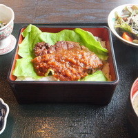 日本料理 雲海 - ステーキ重セット