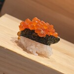 すしぎん - 生イクラ ¥1,000