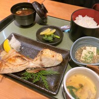 大山鶏と鮮魚 居酒屋 まいか - 