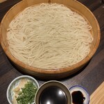 たらいうどん 山のせ - ジャンボたらいうどん6玉　2,200円