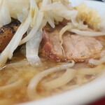 ラーメン二郎 - 豚の厚み