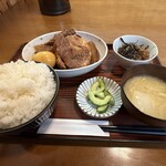 定食 くぅべ - 肩ロース角煮定食ご飯大盛り