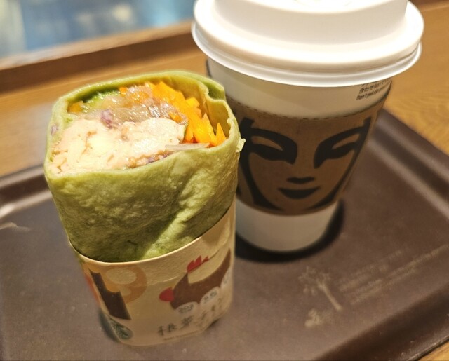 スターバックスコーヒー 秋田駅店（STARBUCKS COFFEE） - 秋田（カフェ）の写真