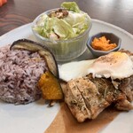 花屋&カフェ椿 - チキンの香草焼き