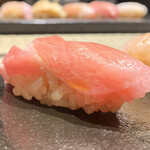 柏 鮨 柏雲 - 中トロ。ええかん。