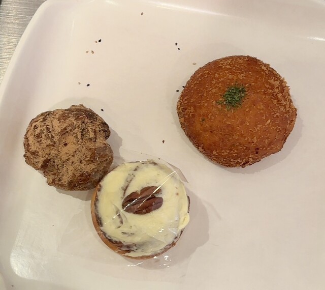 BOULANGERIE LA TERRE Tokyo Eki Keiyo Sutorito Ten photo 2