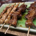 福徳 - 焼き鳥(トリ×3,レバー×2)(¥400)