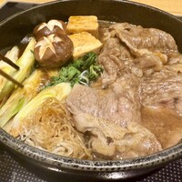荒井屋 - 牛鍋らしく、野菜もしっかりと煮込む