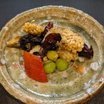 小菜一碟 - 剣先イカと新銀杏の朝天唐辛子炒め。