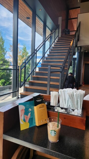 スターバックスコーヒー 釧路鶴見橋店（STARBUCKS COFFEE） - 新富士（カフェ）の写真