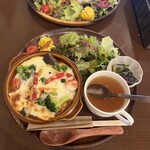 酒場 ジュラク -  ごろごろ野菜のとろけるミートドリア
