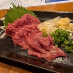 馬刺しともつやき おにくの大将 - 