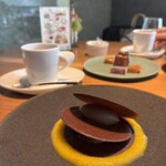 エ・オ ベルナール・ロワゾー・スィニャテュール - 