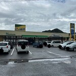 ノムラ - 駐車場はここだけじゃなく広い