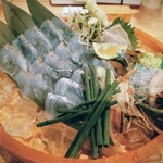 とよの本舗 東門店 - 平目のてっさ