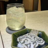 うなぎ 目白ぞろ芽 - 自家製レモンサワー850円
                      うずまき（うなぎハム）1,000円