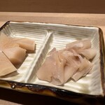 熊本 京都 鮨まつもと - ガリ　は　甘め右　と　少し辛め左　どちらも美味しく頂きました