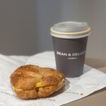 DEAN & DELUCA - Ham &Egg Sandwich   Kona Coffee 