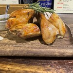 チキンプレイス ロティサリーズ - 皮目こんがりパリパリ｡