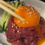 炭火焼肉 にく式 - 塩ユッケ
