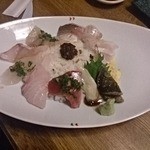 ちゅう心 - 十種の地魚海鮮丼
