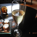 グラスシャンパン、おいちい！