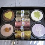 bizeun - 2011年の明洞店のソルギ4個とチャルトッ6個のセット₩17000