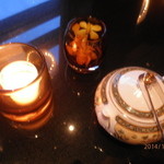 ザ・ロビーラウンジ＆バー - キャンドルに灯がともる。