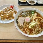 吉原食堂 - 料理写真:ラーメン、カレーライス(小)