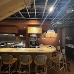 広尾とんかつ ひとみ - カッコイイ兄さん+洒落たカウンター｡