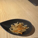 広尾とんかつ ひとみ - きんぴらごぼう｡甘くて〝ザ・お惣菜〟｡