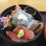 おさかな共和国 えびす丸 - 海鮮生しらす丼