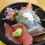 おさかな共和国 えびす丸 - 海鮮生しらす丼