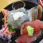 おさかな共和国 えびす丸 - 海鮮生しらす丼