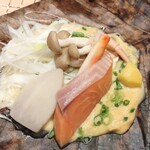 高崎 甲羅本店 - 甲羅特選朴葉焼き。秋鮭が美味しい。