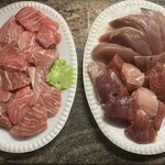 魚仁 - マグロトロブツ¥800、生カツオとマグロ¥500