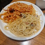 PIZZA SALVATORE CUOMO - トマトソースとペペロンチーノのパスタ