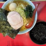 横浜ラーメン おか本 - 