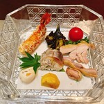 厨 花膳 - 塩茹で落花生 他