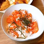 ビュッフェダイニング hal - 鮭いくら丼