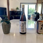 館山美食倶楽部 - 紹興酒は向かって右と真ん中を頂きました。