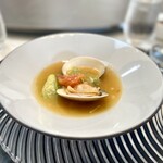 館山美食倶楽部 - ■丝瓜火腿烧文蛤■ ヘチマと金華ハムのトマト白湯煮込み